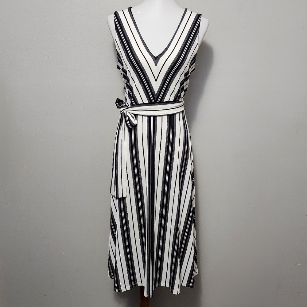 H&M White & Black Stripe Crepe Jersey Belted Midi Dress Size Medium